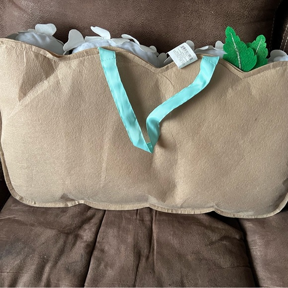 Very light Spring door decoration or where you choose. - Picture 6 of 6